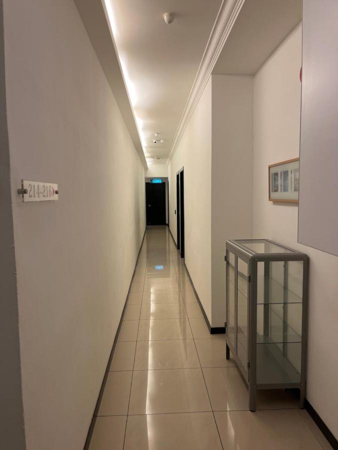 Coastline Hotel Порт-Диксон Экстерьер фото