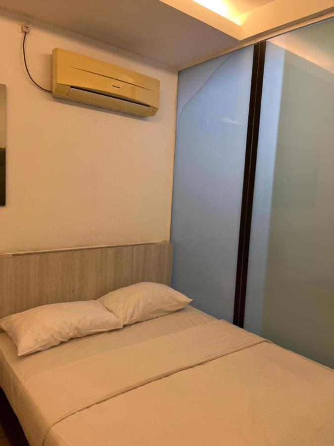 Coastline Hotel Порт-Диксон Экстерьер фото